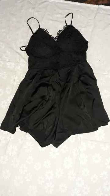 LookAuKwat Robe noir avec dentelle à vendre + un gel douche offert 