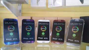 image du groupe Samsung Galaxy S4 | 16GB 2GB RAM | 
