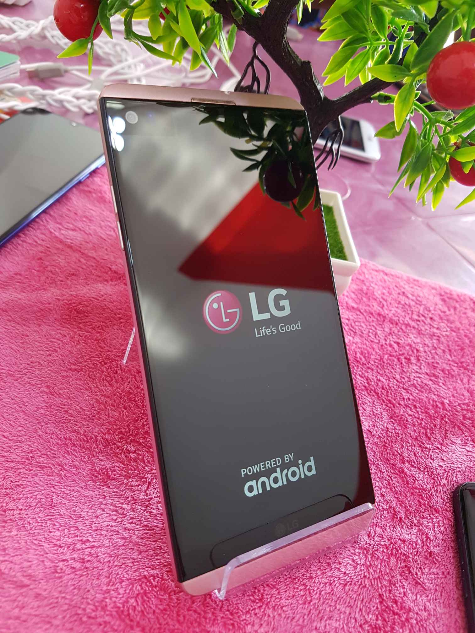 image du groupe LG V20 64GB 4GB RAM 