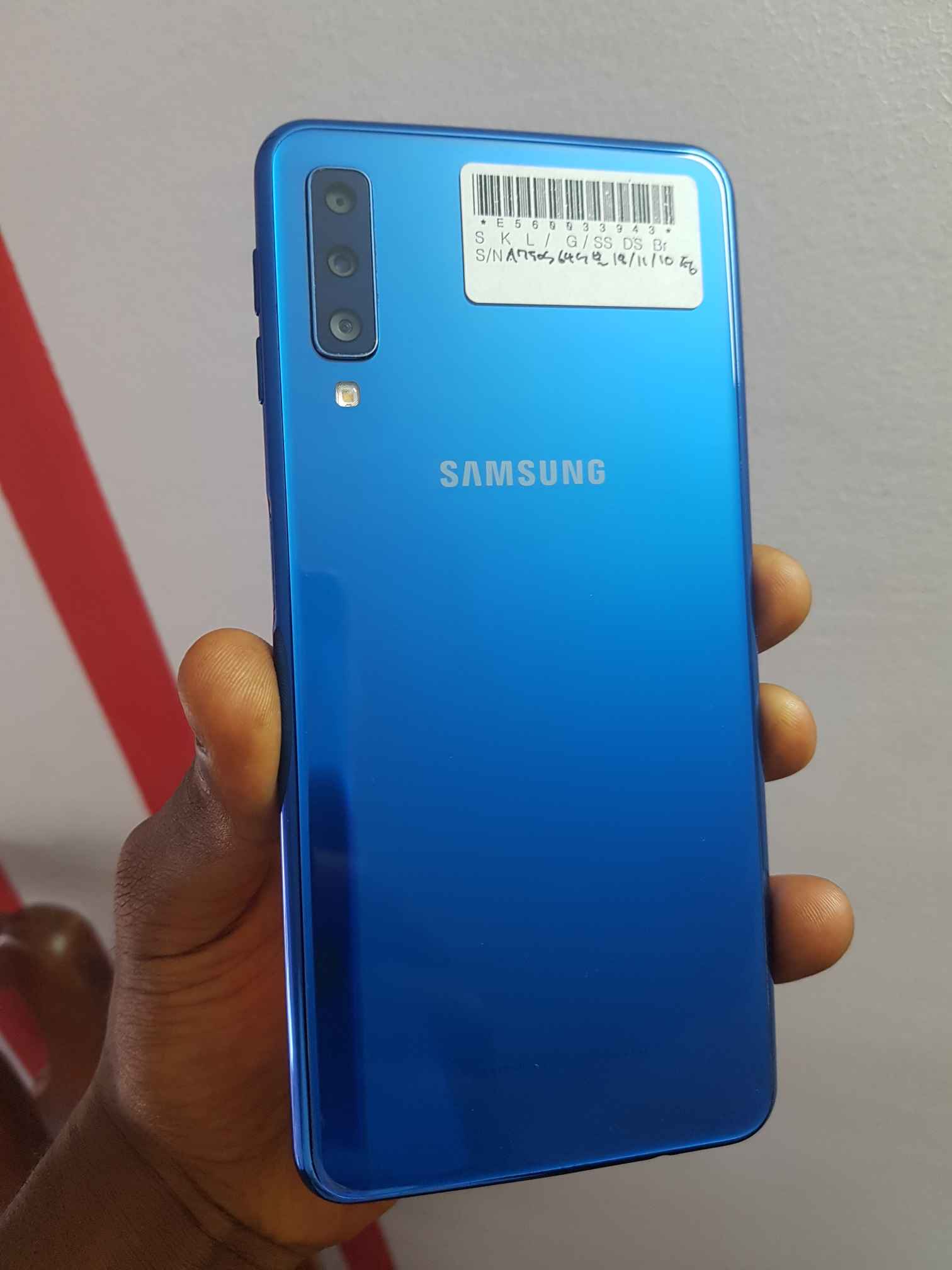 image du groupe Samsung Galaxy A7(2018)64G/4G Ram