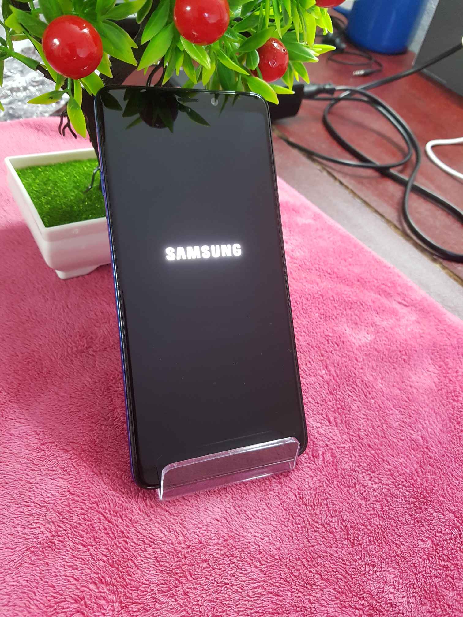 LookAuKwat Samsung Galaxy A9 2018 128GB 6GB RAM 